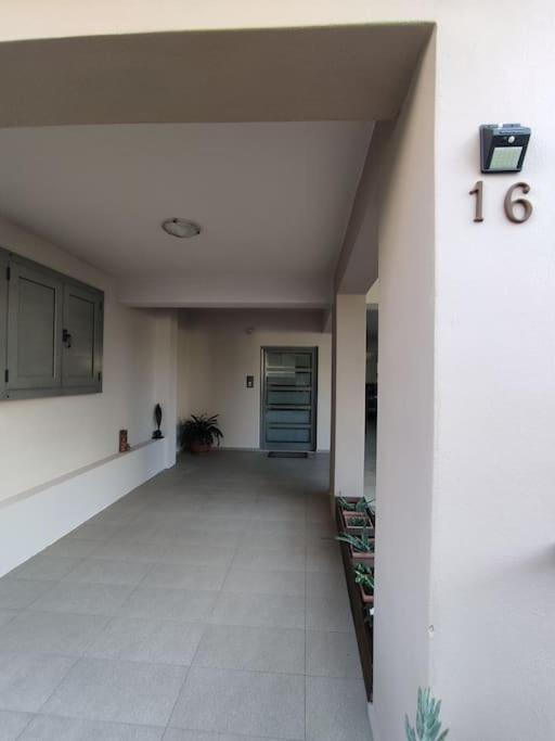 Modern Apartment Near Airport, Port & Beach Nea Alikarnassos Экстерьер фото